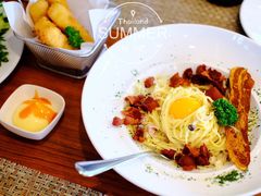 -Chom Cafe and Restaurant
