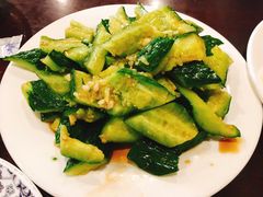 拍黄瓜-玫瑰红烤羊排(北新桥三条店)