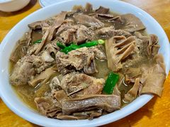 笋干炖排骨-温州一家人美食(西木头市店)