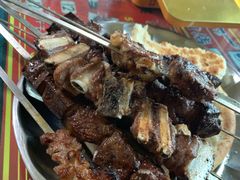 -烤肉小伙烤肉店