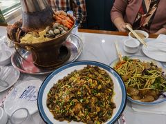 -一口猪海鲜浑锅·东北家常菜