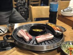 -江南猪肉商会无限续吃(弘大店)