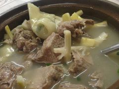 馄饨老鸭煲-老品芳