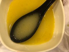 浓厚原只鸡煲花胶汤-鲜入围煮花胶鸡海鲜火锅