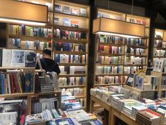 -猫的天空之城概念书店(杭州南宋御街店)