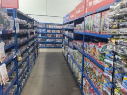 -逝水玩具折扣店