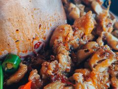 铜炉销魂蛙锅（麻辣酱香）-炉小二铜锅牛蛙•川湘菜(三里屯店)