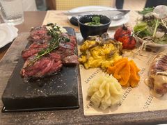 -Mark&Mars Restaurant