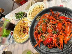 -肥肥虾庄·金牌油焖大虾(汉街SKP店)