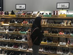 -王府井奥莱临潼小镇(临潼店)