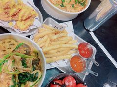 -W COLLECTIVE  DESSERT SHOP