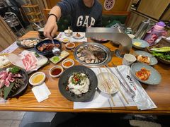 -草家酱蟹炭火烤肉店(珲春南路一店)