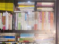 -钟书阁(松江泰晤士小镇店)