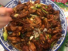 炒笨鸡-闯关东东北农家菜(崂山石老人店)