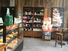 面包甜点陈列柜-星巴克(上海汇锦里店)