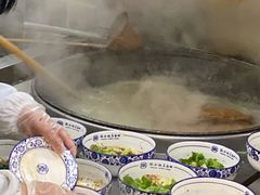 -镇南锅盖面馆(解放路店)