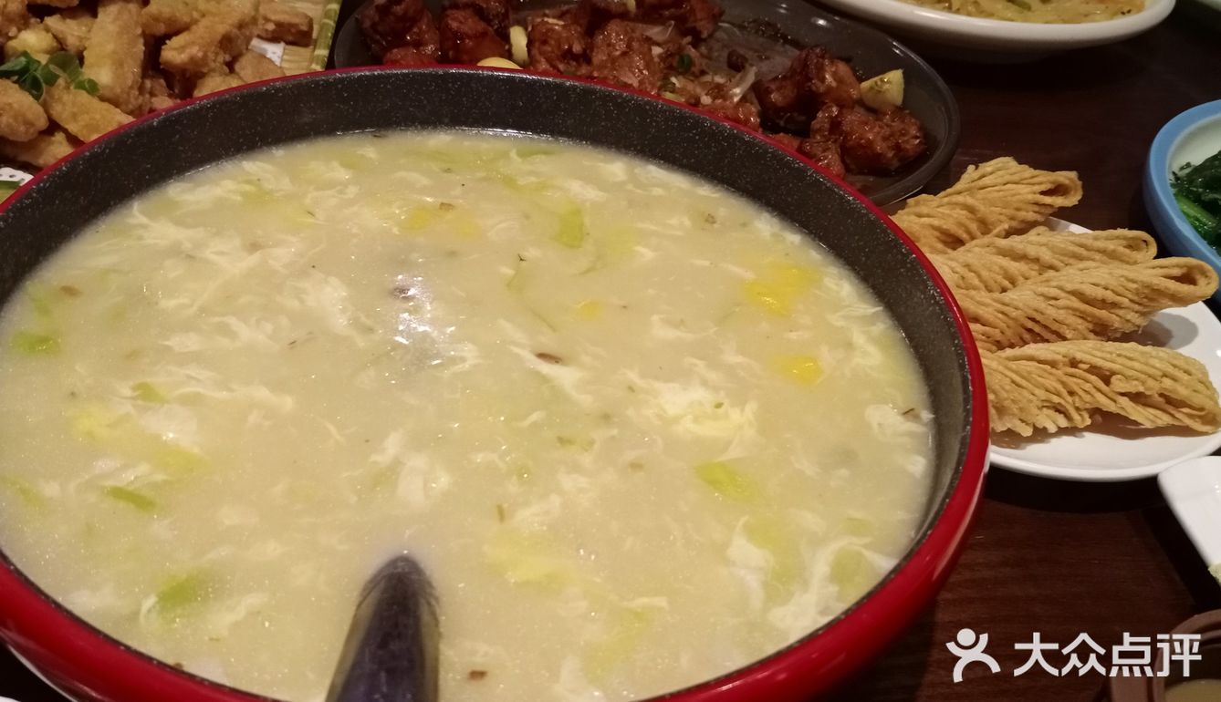 海边到了自己家的小院里吃饭