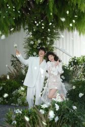-喜爱高定婚纱摄影
