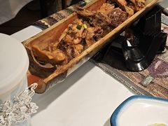 -刘姐啤酒鱼民族演艺餐厅(西街总店)