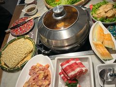 -尚尚仙·酸汤猪手·猪肚鸡火锅(华联万柳购物中心店)