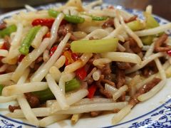 毛草根炒肉丝-老味道1992(武当山店)