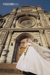 -雪中彩影婚纱摄影·微光艺术中心