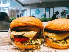 -The Habit Burger Grill 哈比特汉堡(爱琴海店)