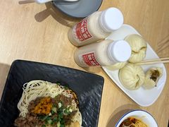 -李与白包子铺(桐梓林店)
