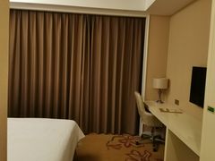 -维也纳酒店(苏州东方之门金鸡湖店)