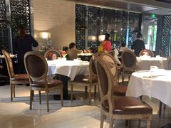 -河畔春天时尚餐厅