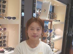 -黄益静眼镜行