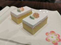 -钟书阁(群光广场店)