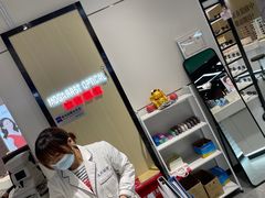 -沫芮眼镜·蔡司官方授权店(人民广场店)