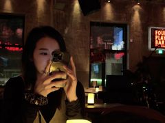 -FOUR PLAY BAR