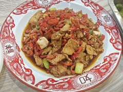 红碎椒肉炒肉-江城燕子大排档(江汉路步行街店)