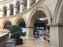 -王府井奥莱临潼小镇(临潼店)