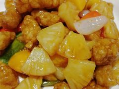 香葱捞鲈鱼，然手捞鸡，菠萝咕噜肉，蓝莓冻鹅肝-君德澜酒家·创意粤菜(金山谷店)