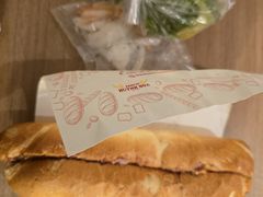 -Bánh Mì Huynh Hoa