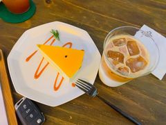-彳亍咖啡·这里(水湾路店)