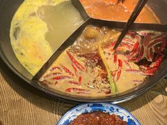 -巴卤社老火锅(财富店)