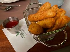 -Oasis Bar & Grill
