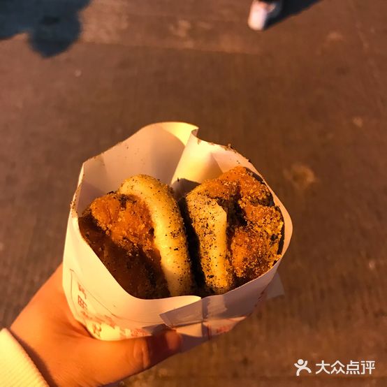 馋嘴芳油条包麻糍(水塔汇店)