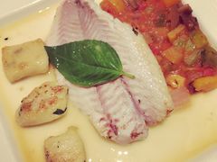 扒鲈鱼-圣丰索菲特·法国餐厅