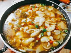 -有红鸡毛店·川菜(建设路店)