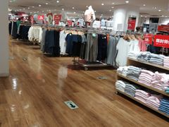 -优衣库(哈尔滨中央大街店)