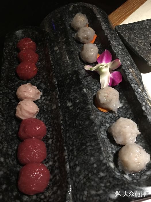 哥老官重庆美蛙鱼头(西湖银泰十一哥店)干贝咸蛋黄虾滑图片