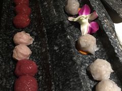 干贝咸蛋黄虾滑-哥老官重庆美蛙鱼头(西湖银泰十一哥店)