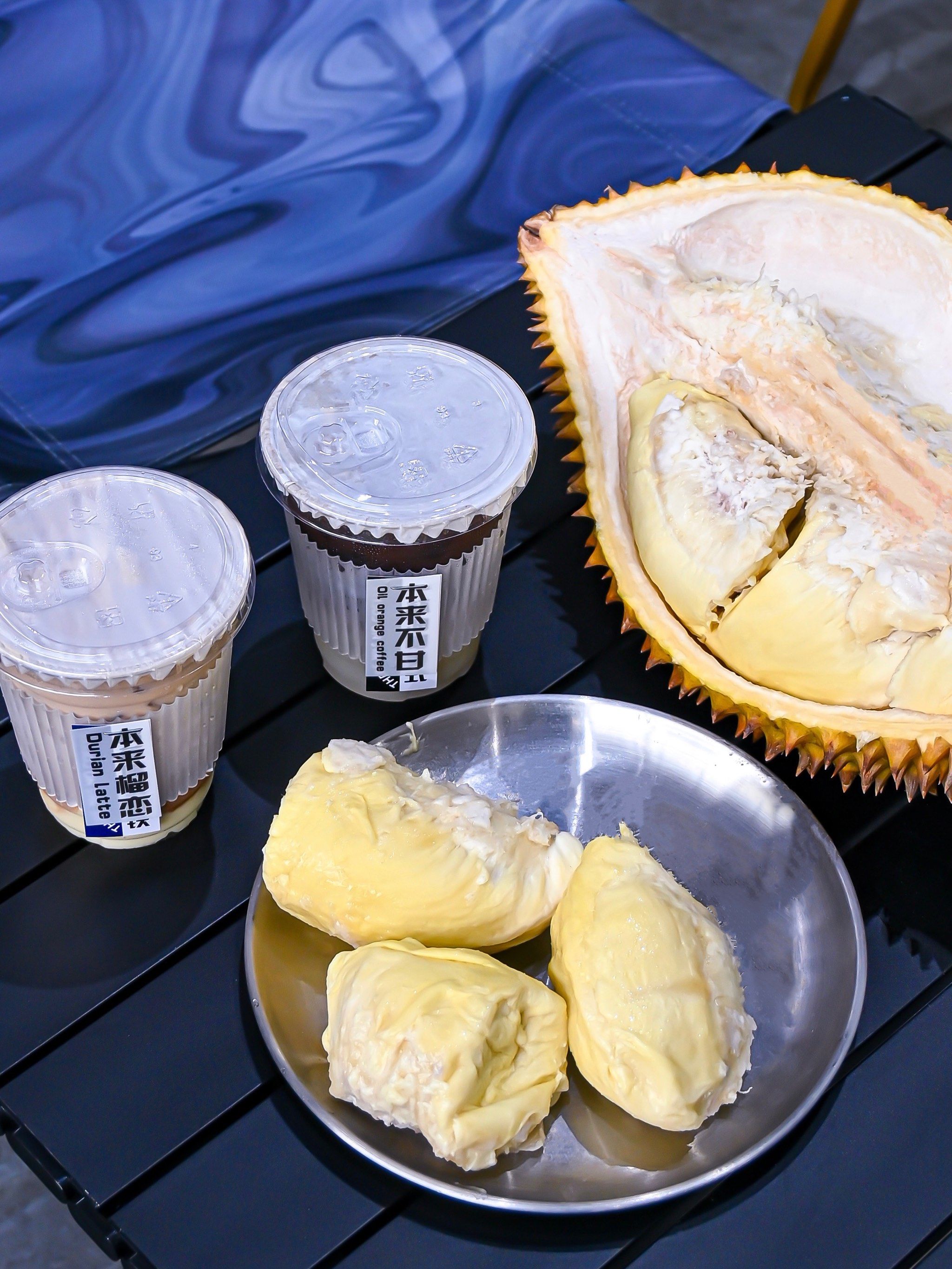 这杯榴莲咖啡放在饮料界也是相当炸裂的!