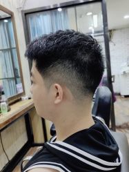 -首脑美发沙龙
