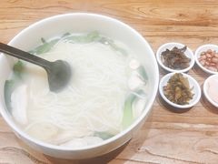 秀才米线-茶花妹子云南餐厅(传媒大学店)